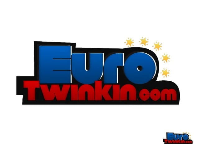 Euro boy xxx: उसके दोस्त को बहुत खुशी है कि वह लोगों में है!