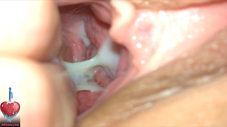 Je Penne And Frostberry: Récolte de sperme dans une chatte baisée avec creampie en...