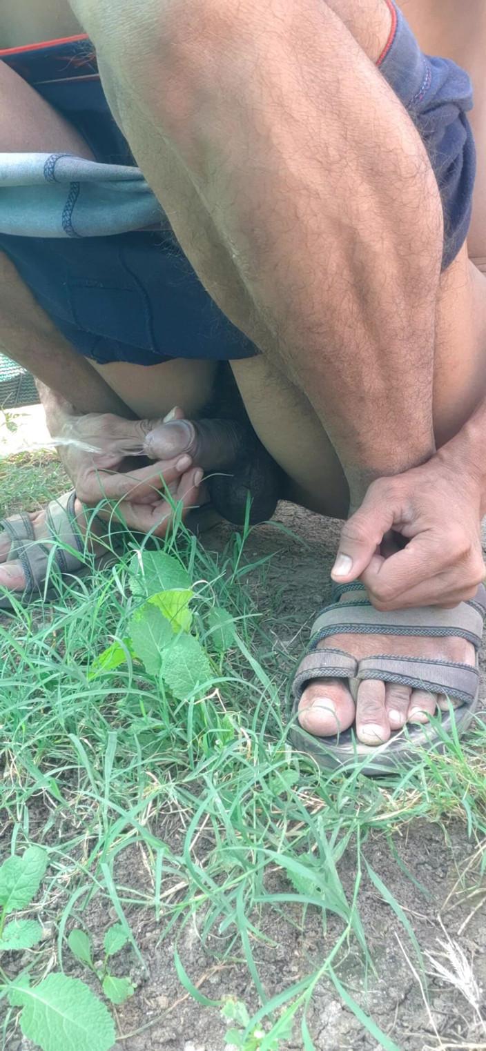 Che: पेशाब काला लंड आउटडोर भारतीय आदमी की चुदाई