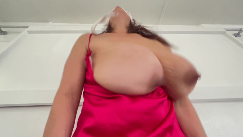 VeeVee Vixen: 乳奴隷の手搾り