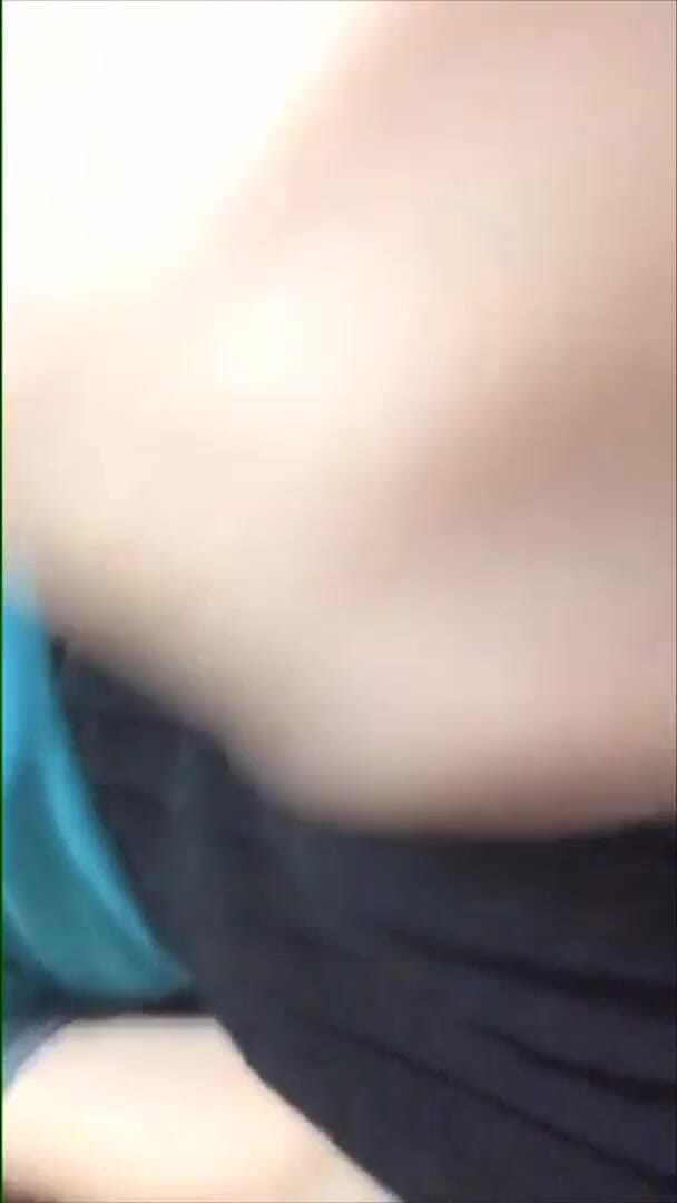 Adorable Teen: Młoda gorąca Latynoska pokazuje całe swoje ciało, począwszy od pysznych...