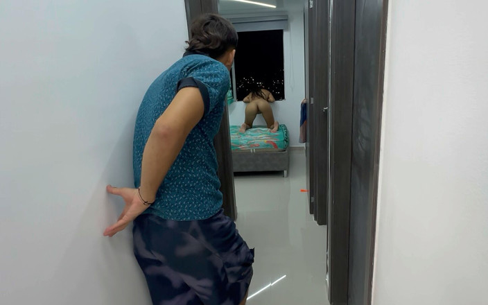 SOFIAYRIKY: Saya mengongkek jiran apartmen saya dengan keras semasa dia melihat...