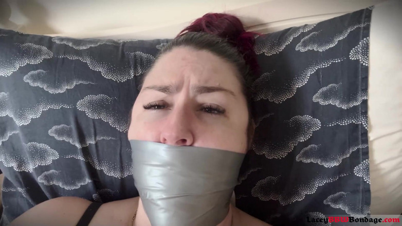 Lacey BBW Bondage: Lacey - selbstknebel-spaß und orgasmen nach dem fitnessstudio teil 2