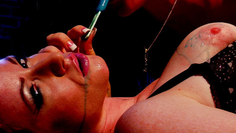 I kissed a girl and I liked it: Peituda gata Jayden Jaymes em sexo lésbico com sua amiga