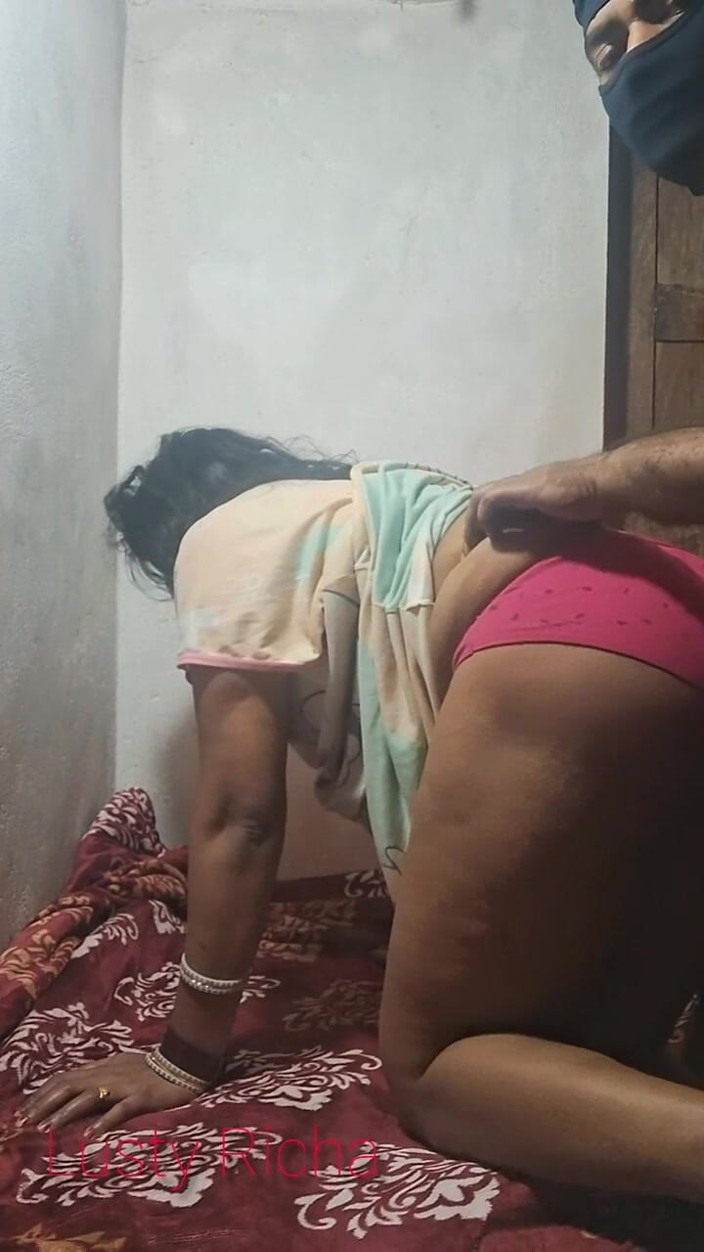 Lusty Richa: Сексуальная дези бхабхи трахается с тайным любовником