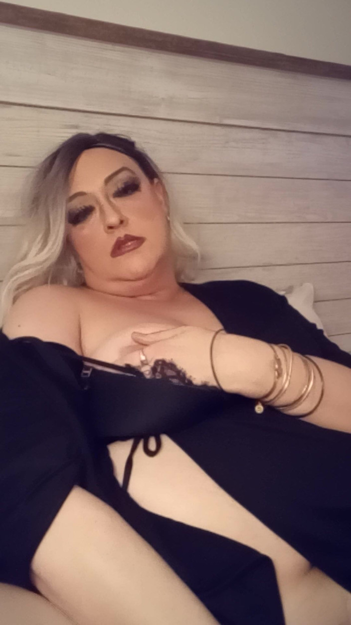 Charlottes: Parler coquin me rend excitée