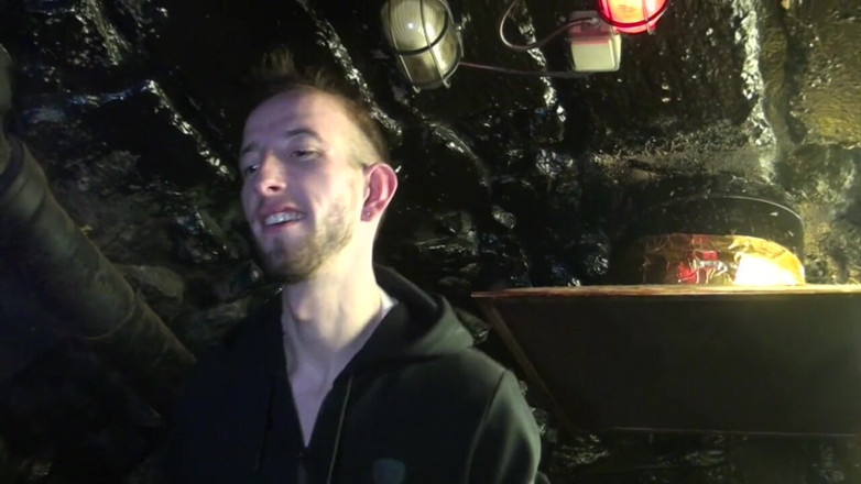 Gaybareback: Val zerżnięta na oklep przez Justina XXL