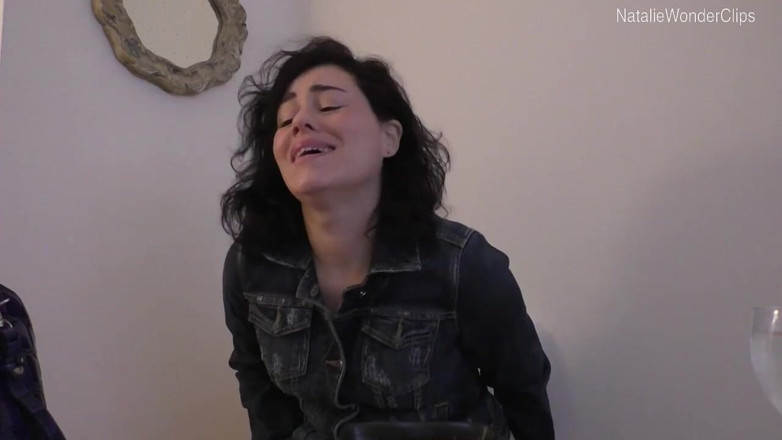 Natalie Wonder: Pantalon fendant l'embarras