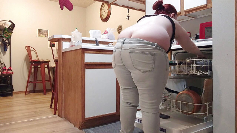 Sin Spice by Sophia Sinclair and Jasper Spice: Buttcrack menunjukkan membongkar pencuci piring