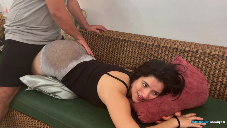 Dakotasex: J’ai accidentellement ma voisine et je l’aide avec les secourismes...