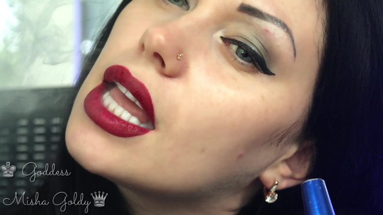 Goddess Misha Goldy: Porra nos meus grandes lábios e fumaça de narguilé!
