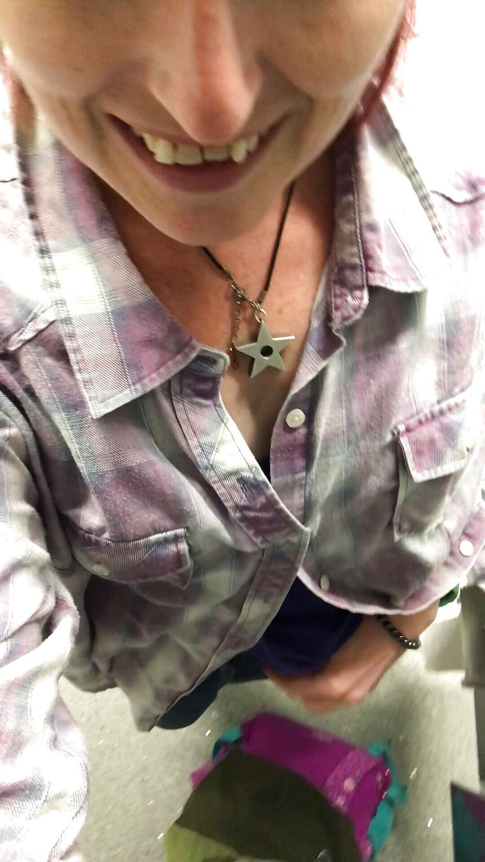 MistressWriggler: POV-pissen am Flughafen machen auf dem Nachhauseweg Von einer sexcation...