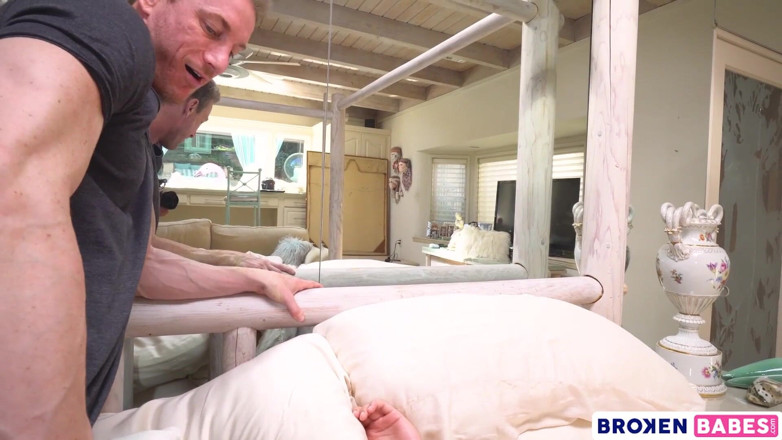 Broken babes: Honey Gold Wet rêve de son beau-père et le baise