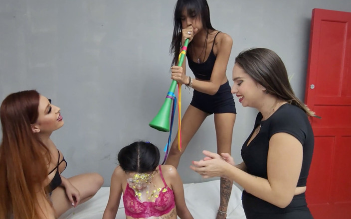 MF Desires: Punizione sputo frothy