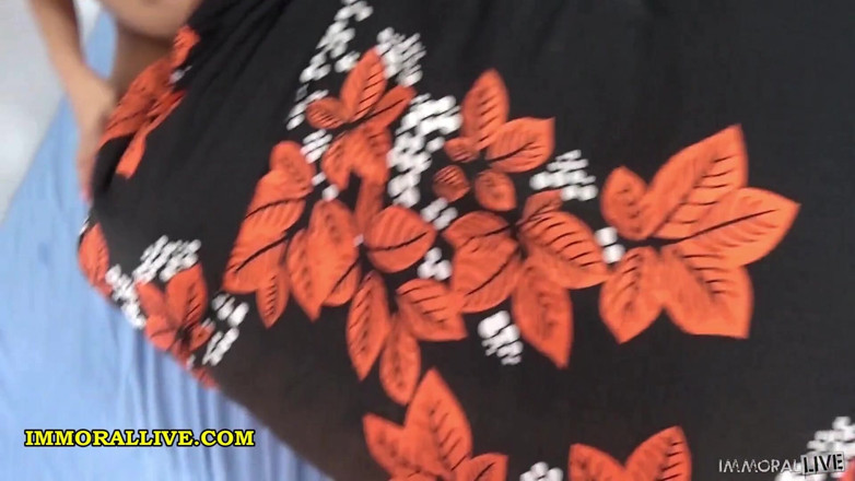 Immoral Live: Sexo crudo sin editar - nena de bronceado con grandes tetas...