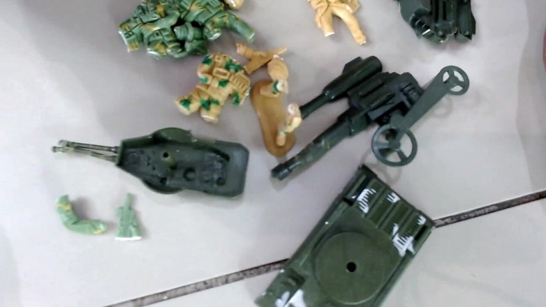 Maeling: Die winzige Bata-zerstörung in der armee: Möpse zerquetscht, zur Ruine...