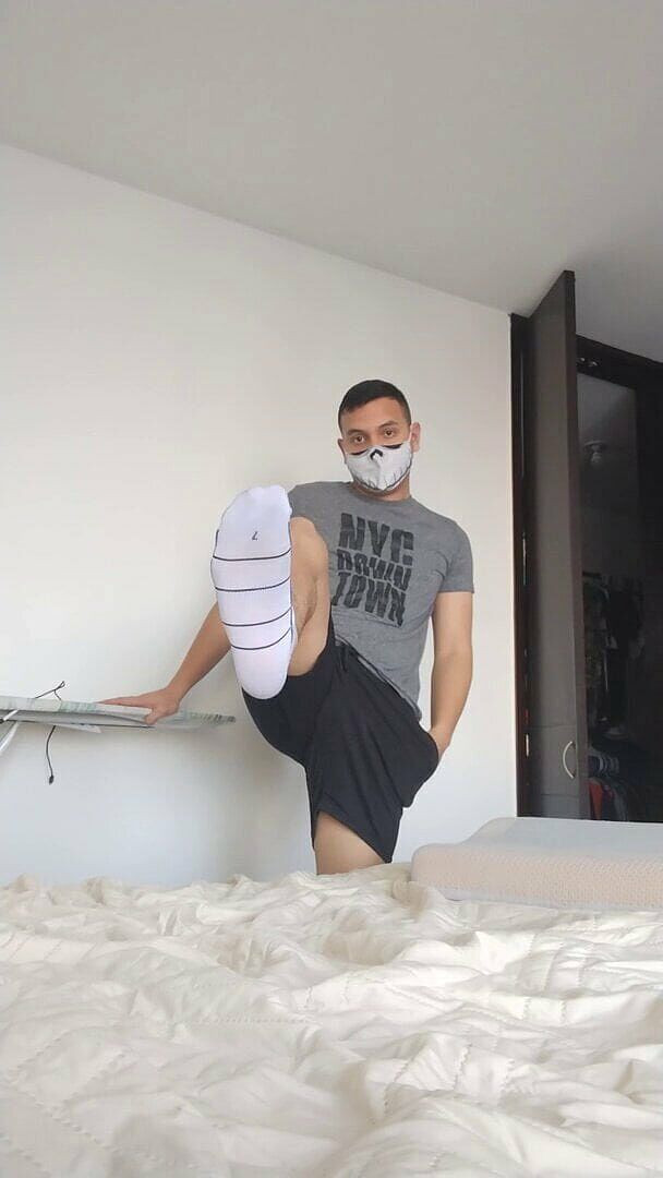 Tomas Styl: Tôn thờ bàn chân nam # 5