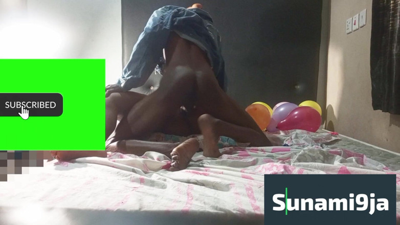 Sunami9ja: セクシーな継母で大きな胸を抱く