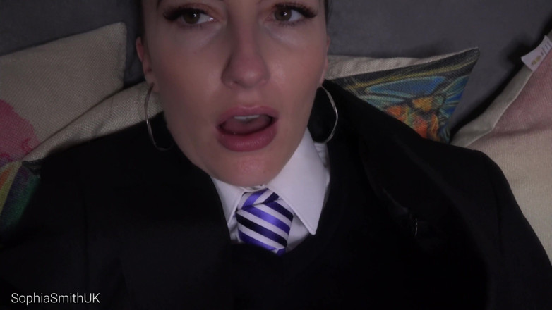 SophiaSmithUK: Pipe en POV et baise en uniforme