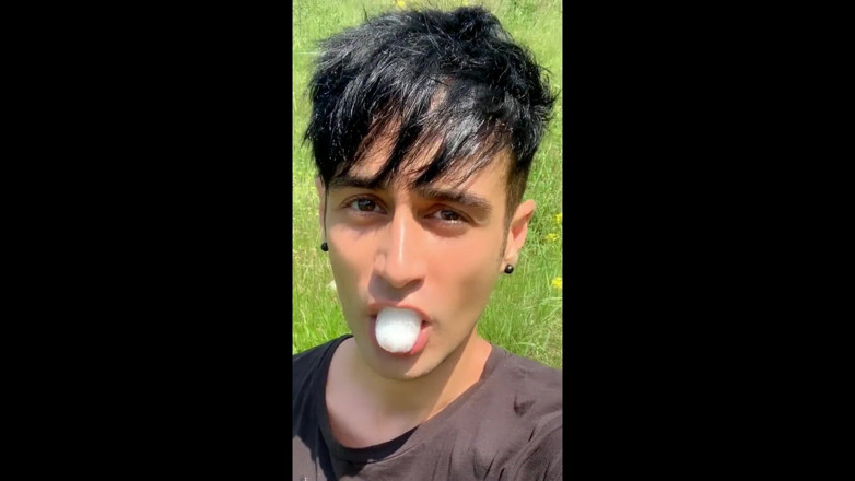 Idmir Sugary: Mengunyah dan menelan mantan pacar - mani muncrat. Makan solo mani...