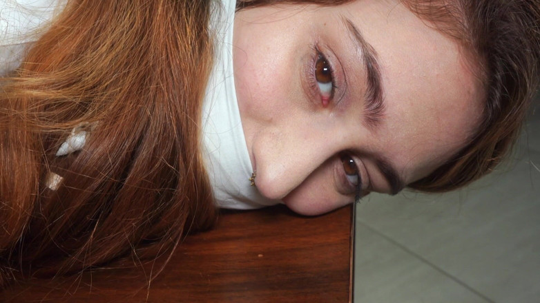 AlterEgoRey: Secretaria traviesa atada y atada con cinta
