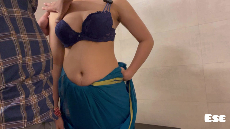 Sammy Sins: Un tailleur séduit une bhabhi avec Sammy Sins et Alisha...