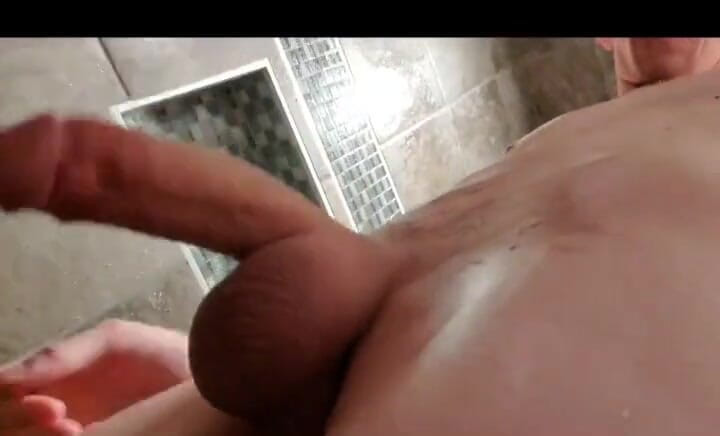 Realmatthew: Breve video di un enorme cazzo morbido