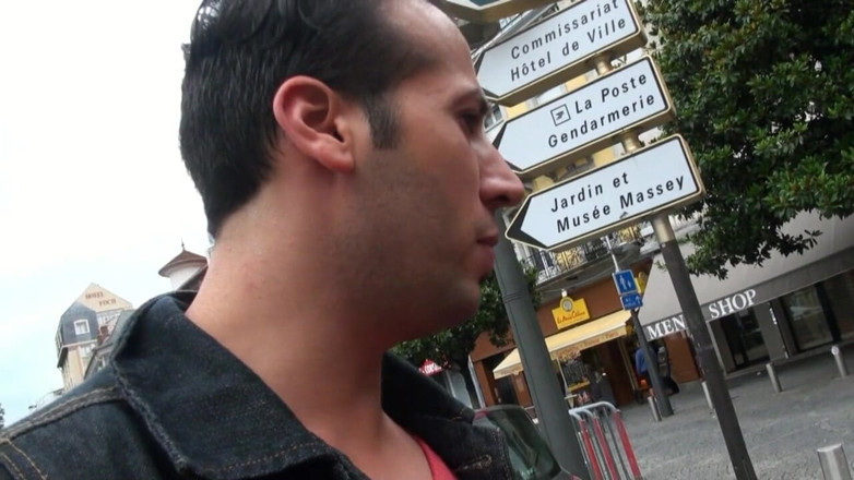 Nude in France: Max est invité à baiser une jeune et jolie salope à gros...
