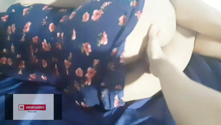 Mexicasero: La belle-mère de mon ami dans une robe à fleurs me...