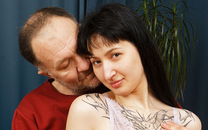 GrandpaLove: Неслухняну тінку грубо відтрахав в дупу дідусь