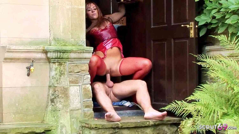 Full porn collection: Pelirroja con curvas milf bomba tiene follada dura con extraño