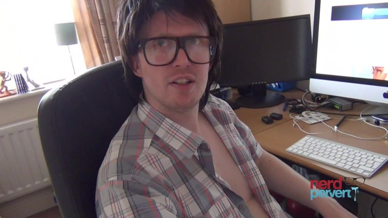 Nerd Pervert: Nicoletta - milf traga leche