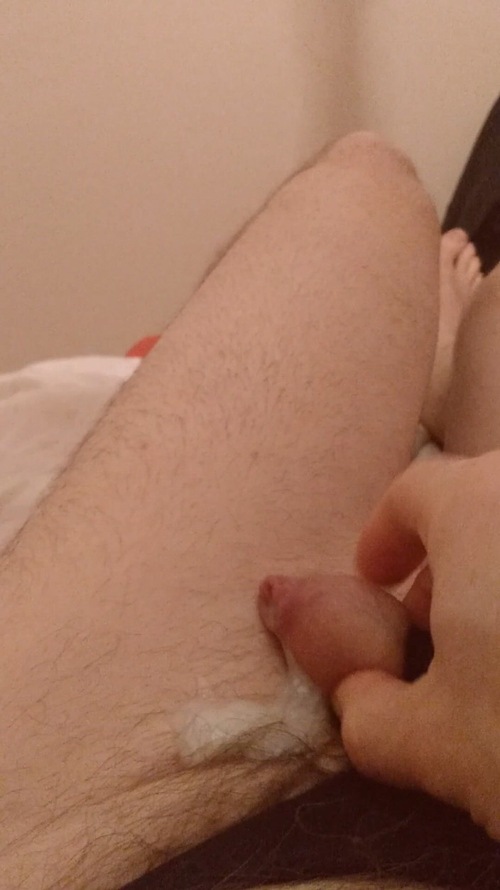 Cindy Belfast: Plugado pequeno-clitóris Sissygasm
