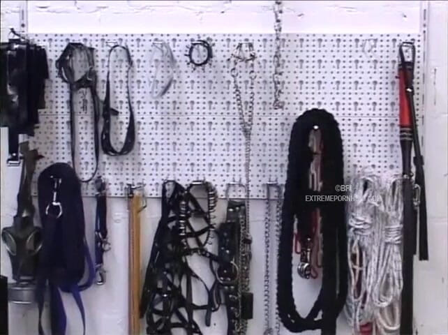 Hardcore slave sex: Жестоко наказали 2 сцены из 1