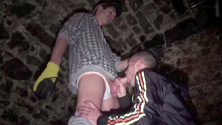 Sneaker Sex Kinky: Сема відтрахав поганий хлопець під час пробіжки