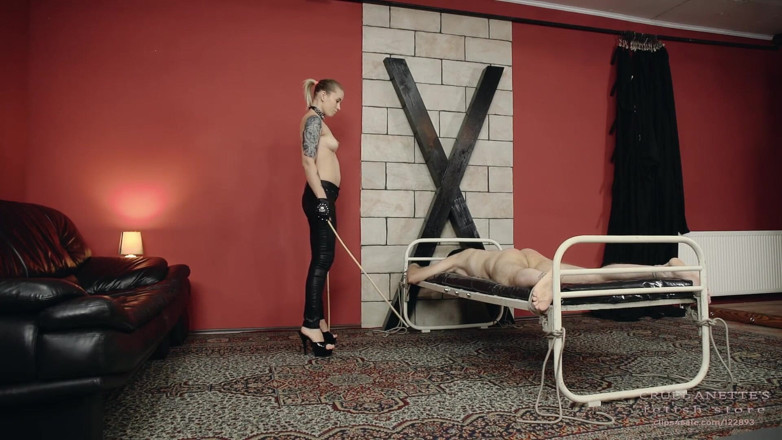 Cruel Anettes fetish world: Cambukan tebal