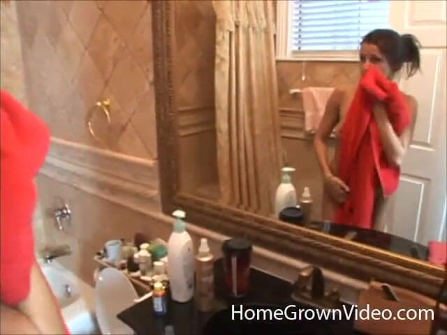 Homegrown Oral: Chanel trắng đút sâu vào họng JP