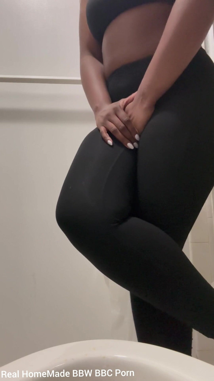 Super sexy ebony cuties: Alla disperata ricerca di un wee che mi taglia le...