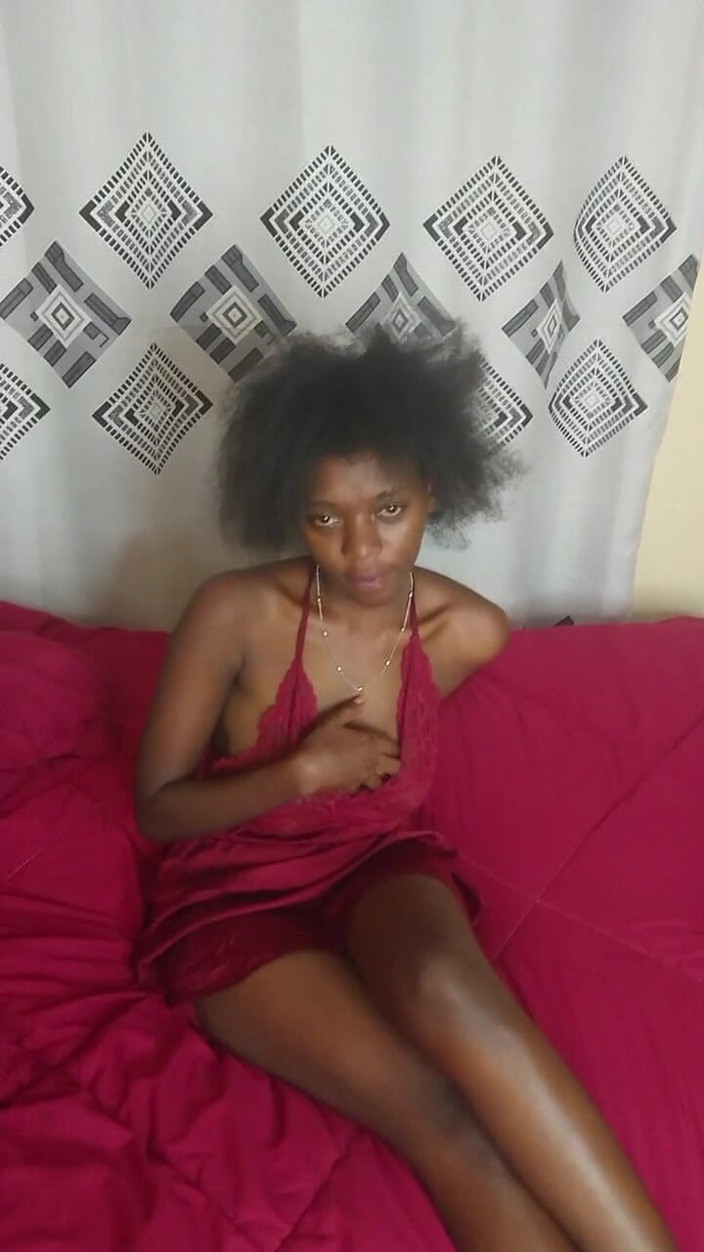 Jocci lena: Surprise de squirter ce qu’elle fait
