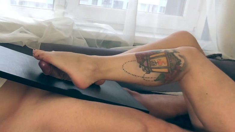Amateur_fetish: MILF trabajando con el pie