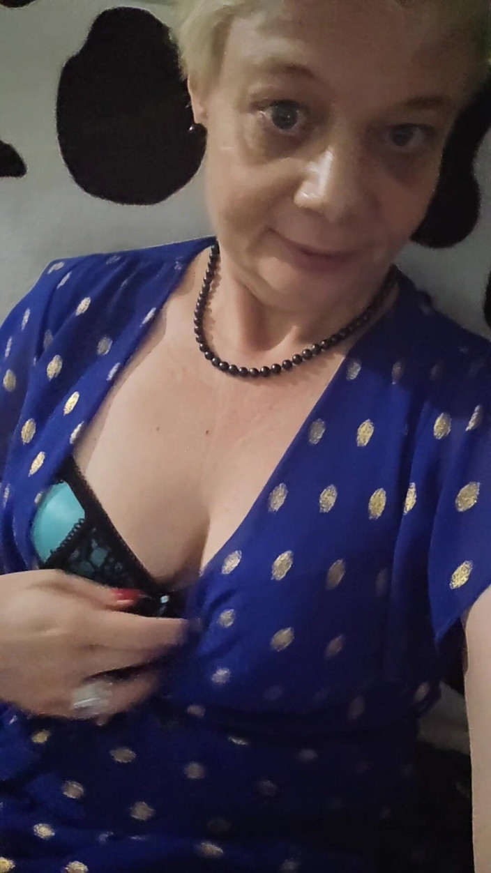 Sofy13: Una buena milf que ama el sexo