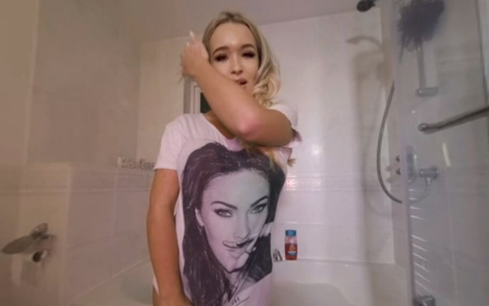Stripz VR: Soapy Tits