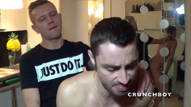 BAREBACK AND CREAMPIE CLUB: Kosmin ki oskar vud dvara bina kandom chudaee