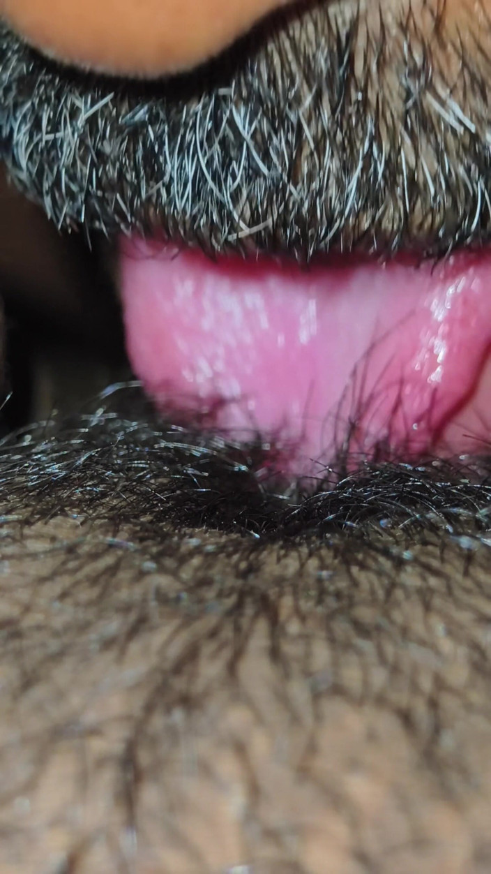 Realmallucouplevlog: La mia figa pelosa ama gli uomini del culo