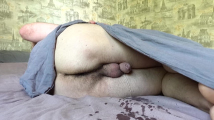 Kinky Guy: Я хочу пописати, але я відчуваю себе в ліжку!