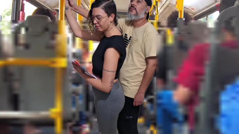 Gabi SweetCouplesStories: Шлюховатая студентка получает камшот в автобусе