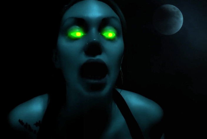 Goddess Misha Goldy: Reprogrammation de machine à gooner ! Il suffit de se branler et...