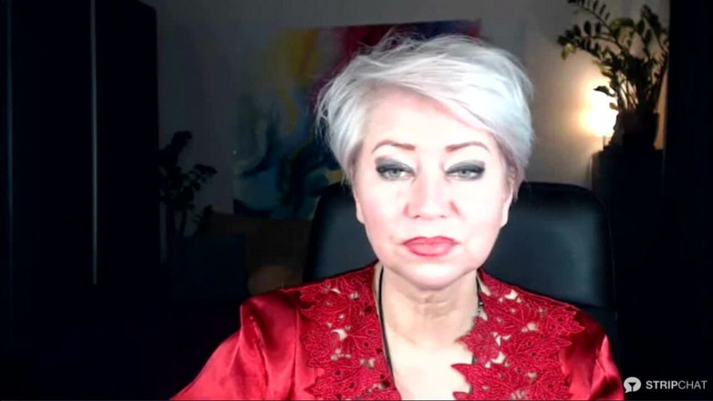 AimeeParadise: Bize göğüslerini göster! İstemiyorsan, ama yapmak zorundasın!