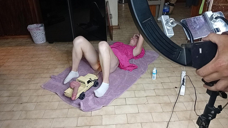 18blondteen: Студентке трахают ее киску в машине СИА