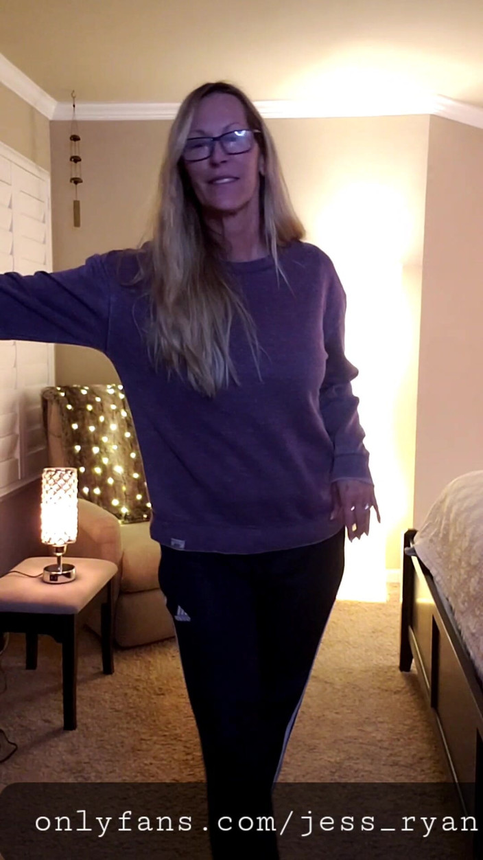 JessRyan: Hotwife milf camgirl jess ryan spogliarello